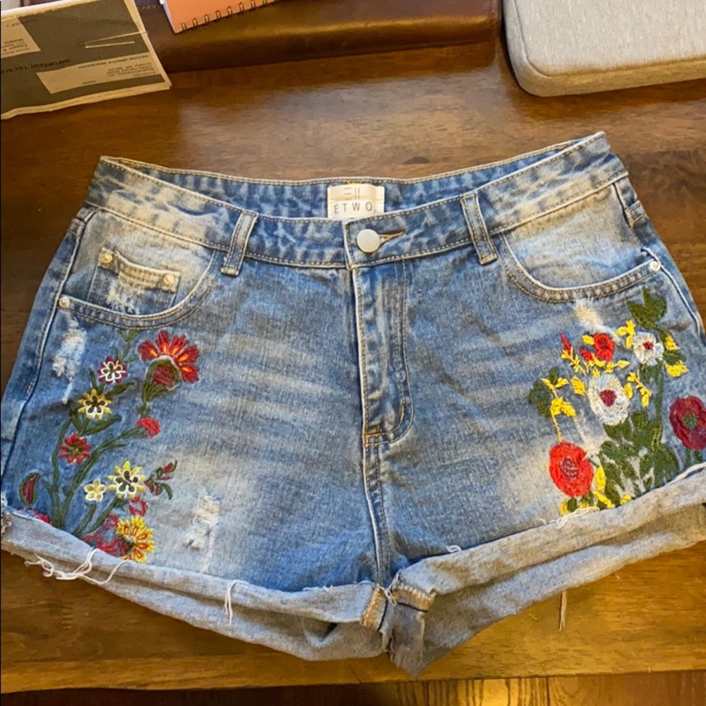 Jean embroidered shorts